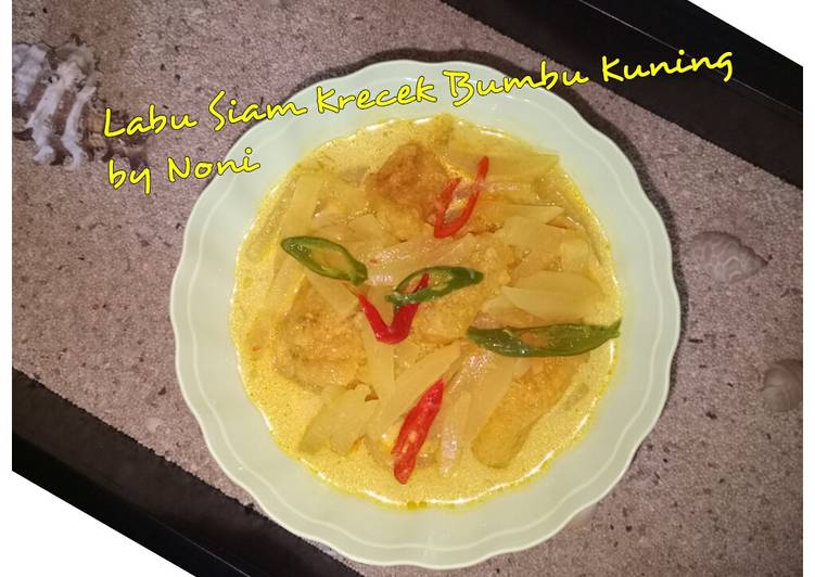 Resep Labu Siam Krecek Bumbu Kuning oleh Noni Sukmawati - Cookpad