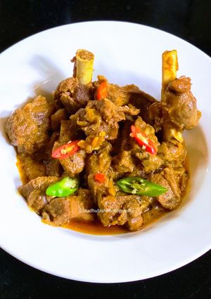 A picture of Bhuna Gosht.