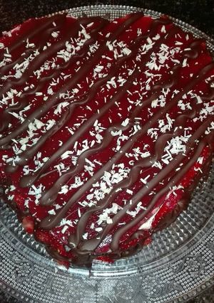 Foto principal de Tarta de queso con aroma a chocolate blanco con mermelada de fresa naturales