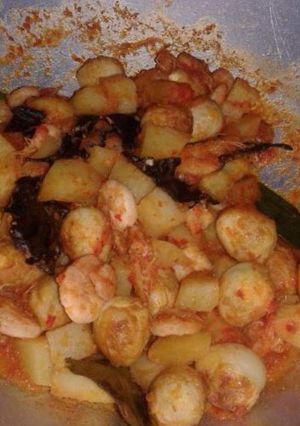 Foto resep Balado udang,kentang & telor puyuh