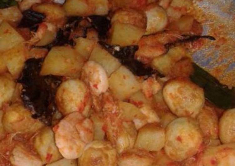 Resep Balado udang,kentang &amp; telor puyuh, Bisa Manjain Lidah