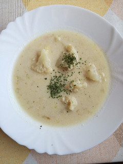 Karfiolleves galuskával recept fotója