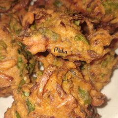 A picture of Red lentils pakora.