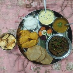 A picture of Gujarati festive thali.