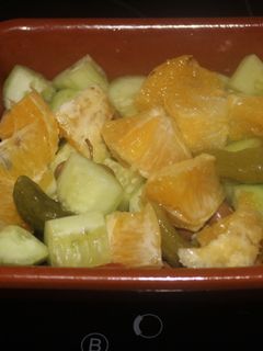 Una foto de Ensalada de naranja y pepino #RevistaCookpad