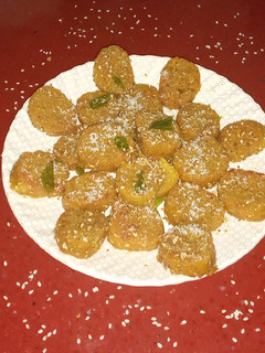 दूधी ना मुठिया (dudhi ka muthiya recipe in Hindi) रेसिपी मुख्य फोटो