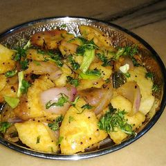 A picture of Tardka idli.