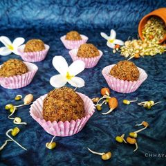 A picture of Mixed sprouts laddu.
