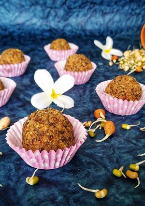 A picture of Mixed sprouts laddu.