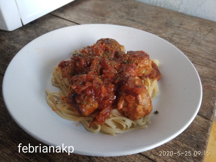 Cara Gampang Menyiapkan Fettucinne Meatball saus bolognesse ala Febriana, Sempurna