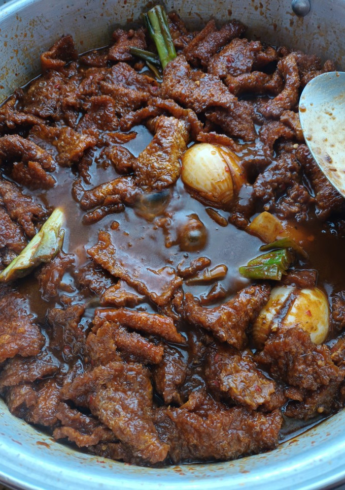 Una foto de Chicharrón con cebollín