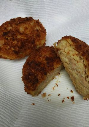 A picture of Tuna Casserole Cakes.