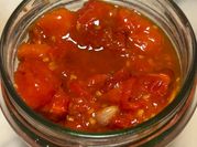 Una foto di salsa di pomodoro