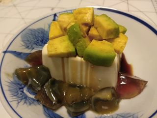 酪梨皮蛋豆腐