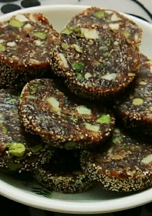 A picture of Dates Roll.