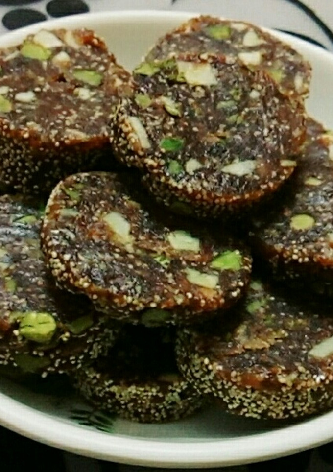 A picture of Dates Roll.