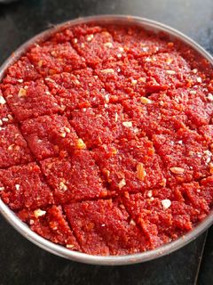 A picture of Gajar ki Barfi (Carrot Barfi).