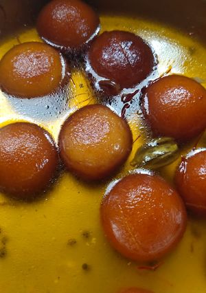 गुलाब जामुन (gulab jamun recipe in Hindi) रेसिपी मुख्य फोटो