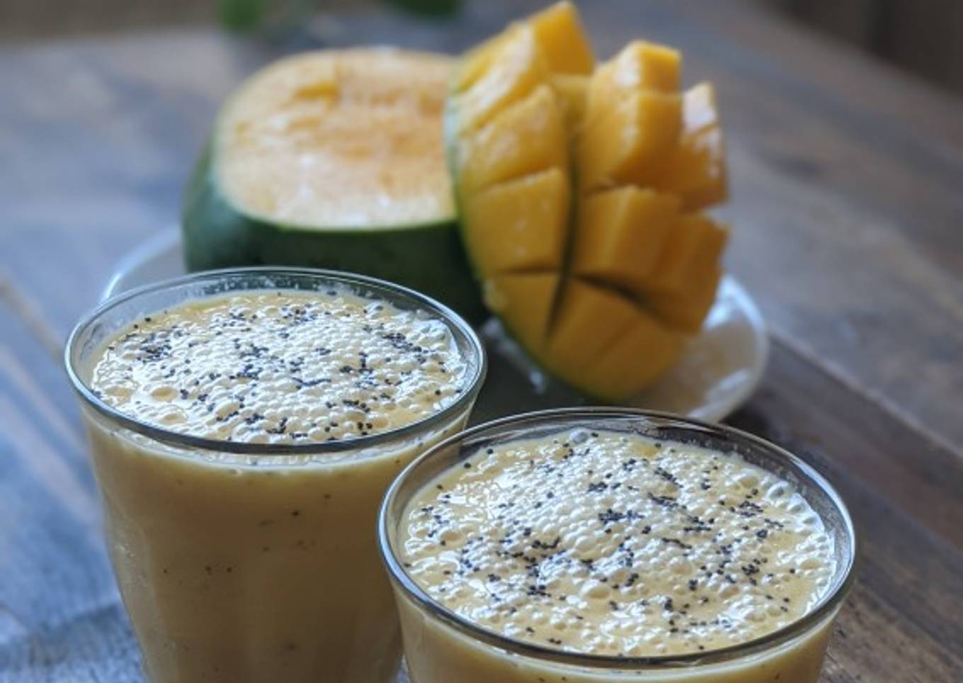 Mango Poppy Milkshake