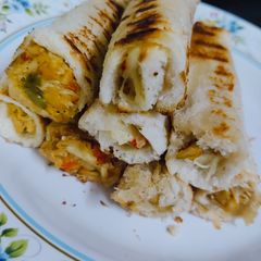 A picture of Grilled Chicken Bread Rolls.