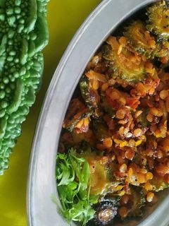 चमचमित डाळ करेला (dal karle recipe in marathi) रेसिपी चे मुख्य फोटो
