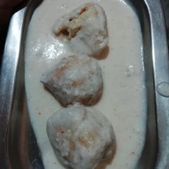 A picture of Dahi bara.