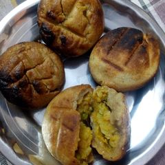 A picture of Masala bati.