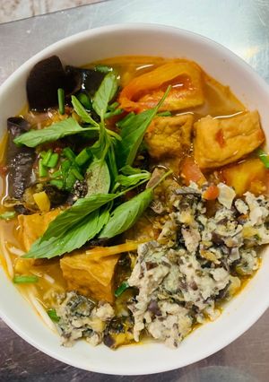 Hình của món Bún thái ốc thịt.