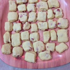 A picture of Cherry Short Bread cookies.
