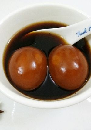 Hình của món Trứng hồng trà.