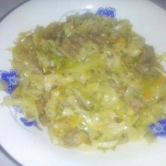 A picture of Mix cabbage and beef.
