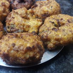 A picture of Horsegram vada.