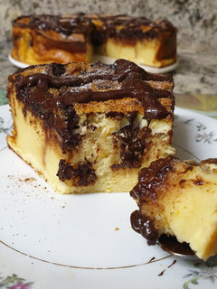 Una foto de Tarta de torrijas con chocolate
