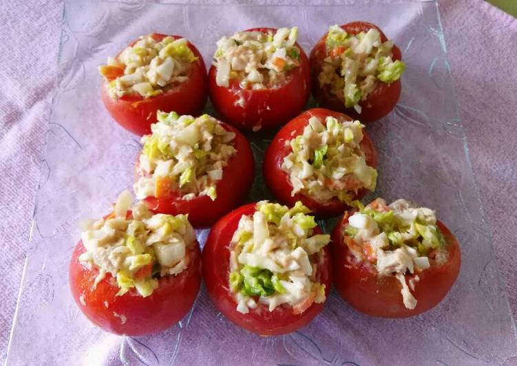 Calorias huevos rellenos de atun y tomate