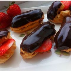 Mini Éclairs A picture of Mini Éclairs.