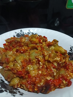 Foto resep Sambal Terong Ungu pedas enak