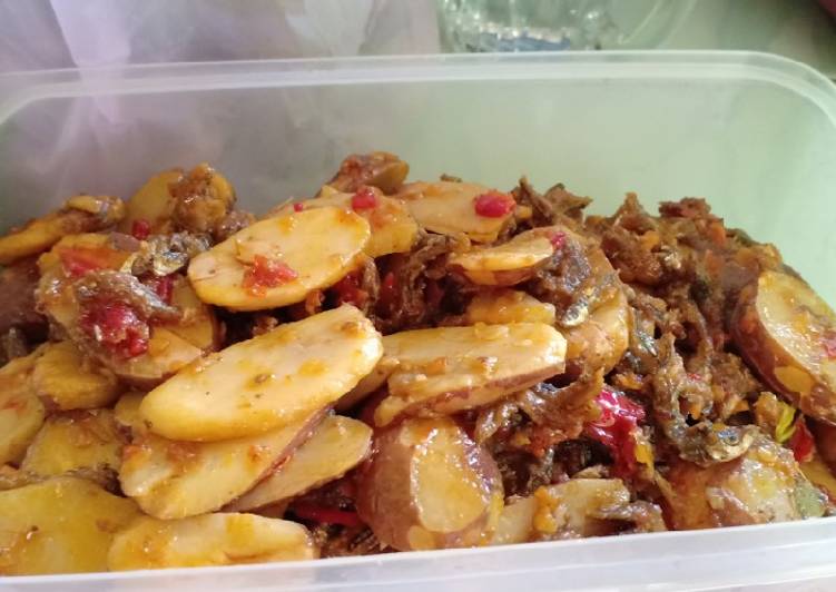 Balado biji durian dan ikan teri basah