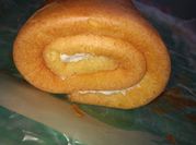 Una foto de pionono salado de huevo