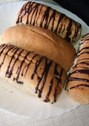 A picture of Homemade Hotdog buns.