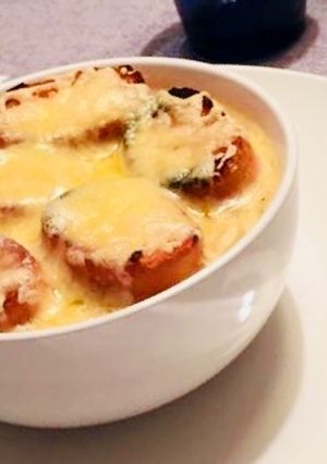 Una foto de Sopa de cebolla (receta francés)