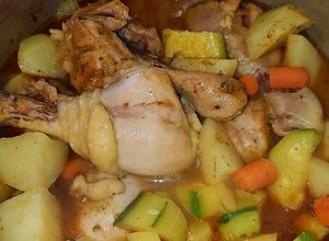 Una foto de Pollo Sudado