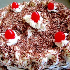 A picture of Black Forest Cake.