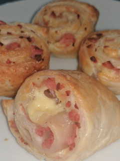 A picture of Bacon & cheese Scrolls.