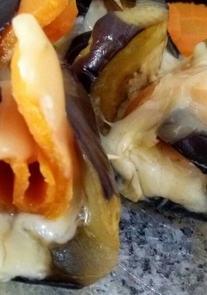 Una foto de Rolls de berenjena y zanahoria