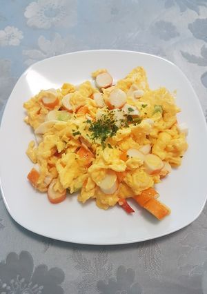 Tojásrántotta extrákkal recept fotója