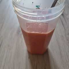 A picture of Strawberry & Pineapple Morning Blast.