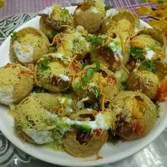 A picture of Dahi puri.