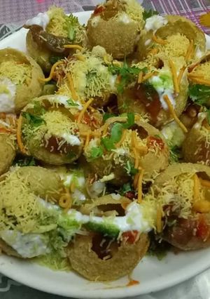 A picture of Dahi puri.