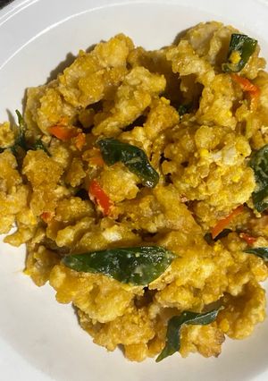 Foto resep Ayam Crispy Telur Asin/ Salted Egg Chicken ala EATLAH