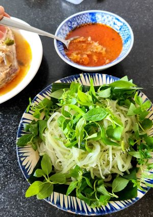 Hình của món Bầu chần tôm kho đánh ruốc Huế.